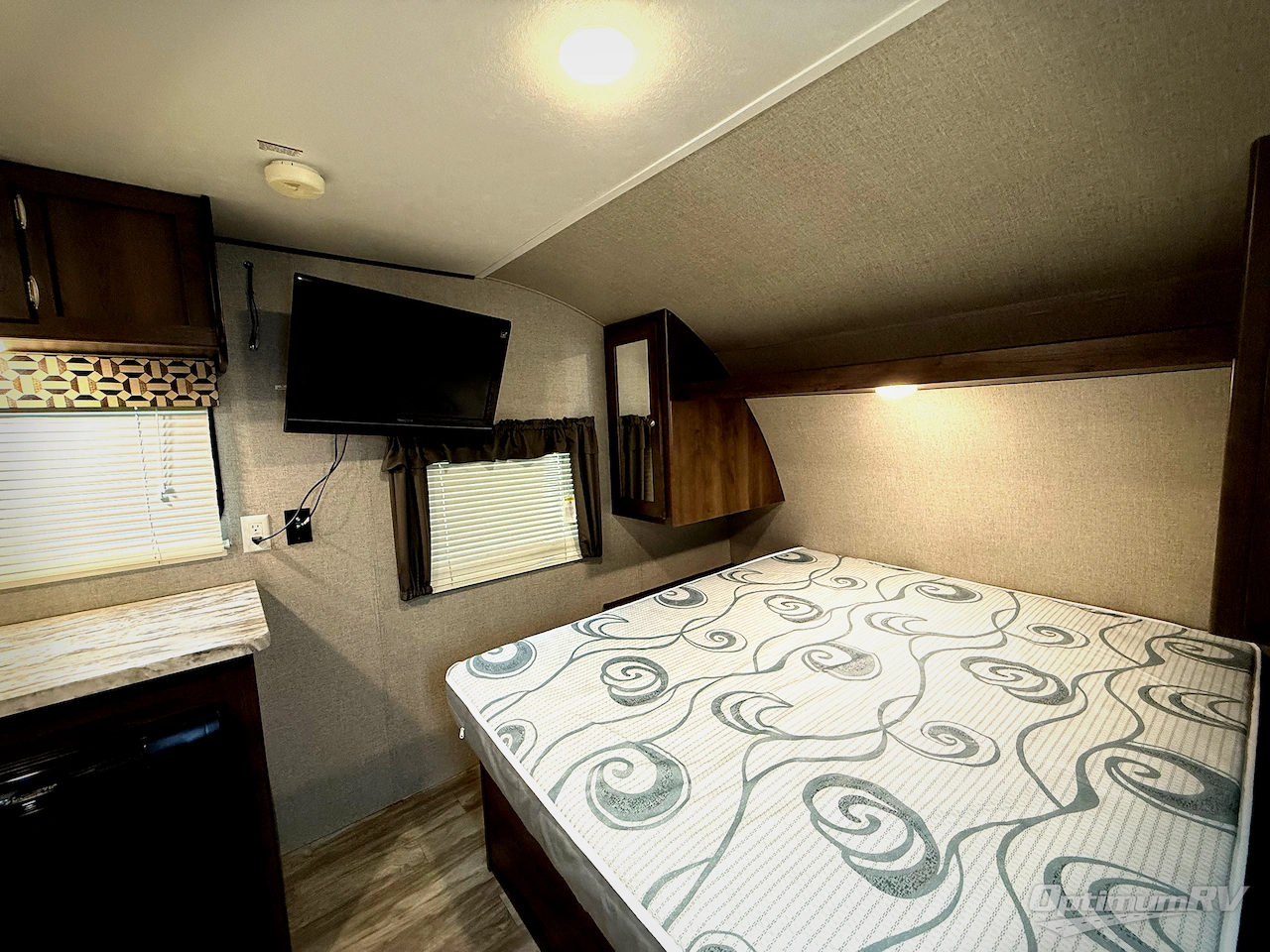 2019 Shasta Shasta 18FQ Photo 8