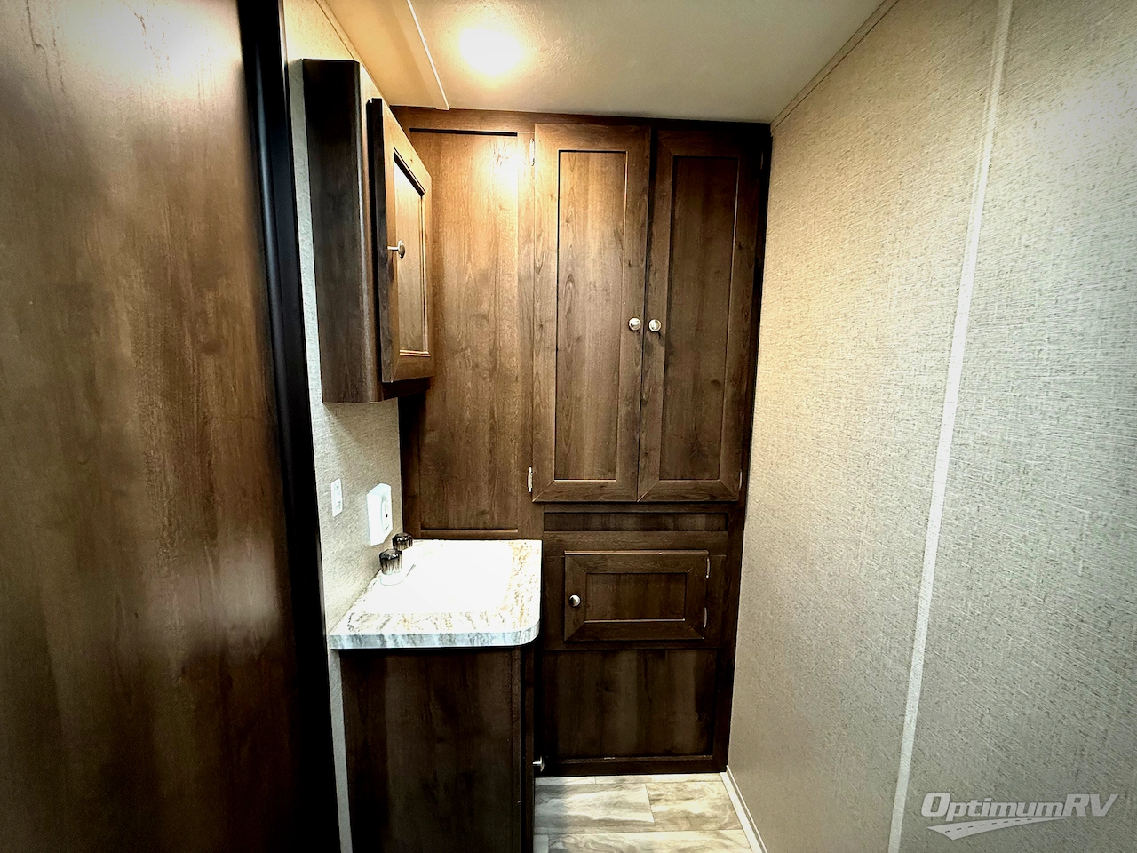 2019 Shasta Shasta 18FQ Photo 10