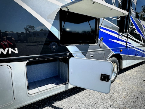 2025 Forest River Georgetown 5 Series 34H5 RV Photo 4