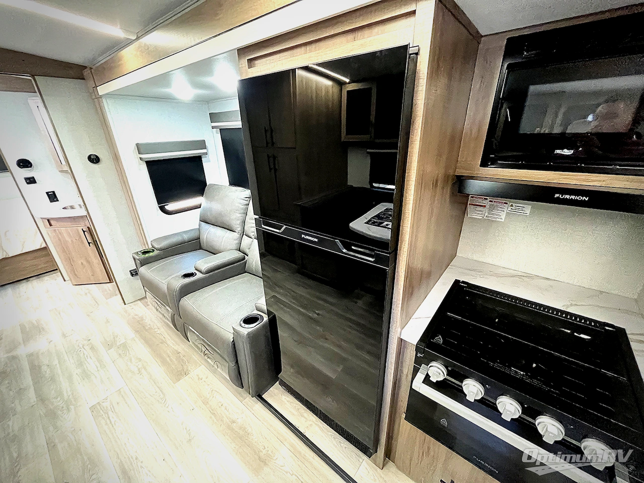 2024 Grand Design Imagine 2920BS Photo 9