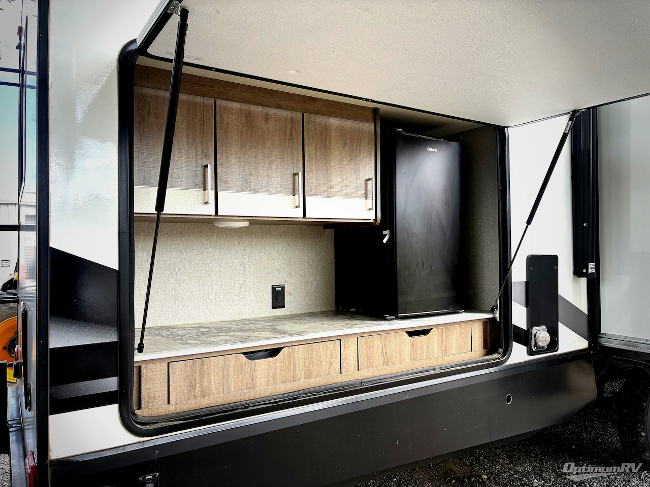 2022 Grand Design Imagine 3250BH Photo 24