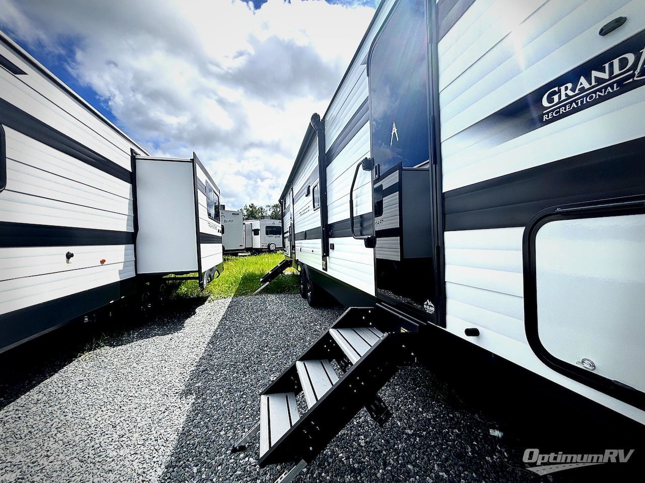 2026 Grand Design Transcend 305BHT Photo 4