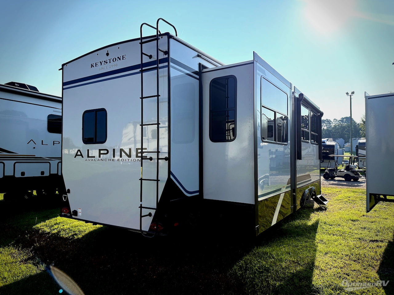 2026 Keystone Alpine Avalanche Edition 366LS Photo 2