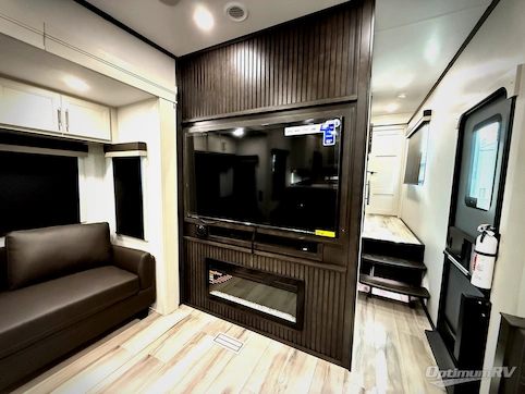 2026 Keystone Alpine Avalanche Edition 379MB RV Photo 2