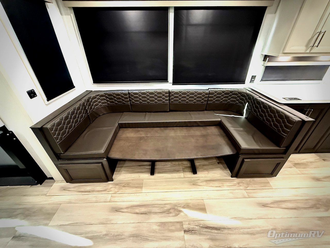 2026 Keystone Alpine Avalanche Edition 379MB Photo 6