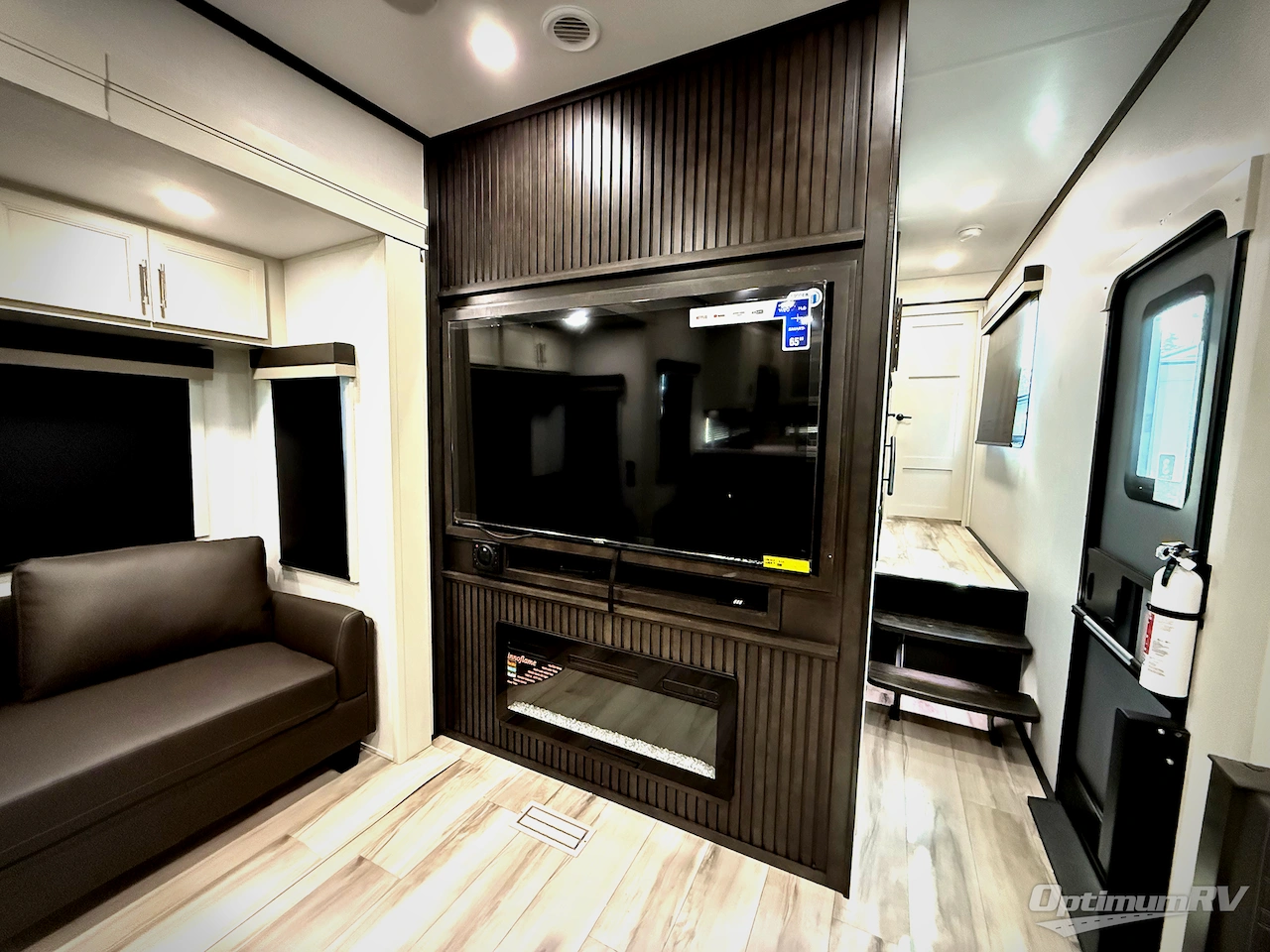 2026 Keystone Alpine Avalanche Edition 379MB Photo 9