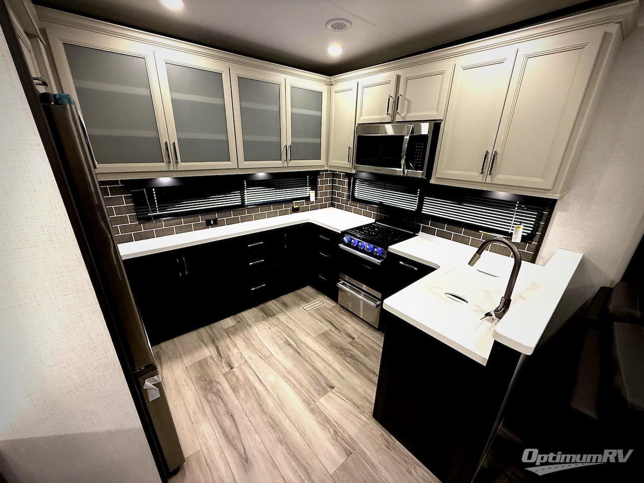 2026 Keystone Alpine Avalanche Edition 379MB Photo 10