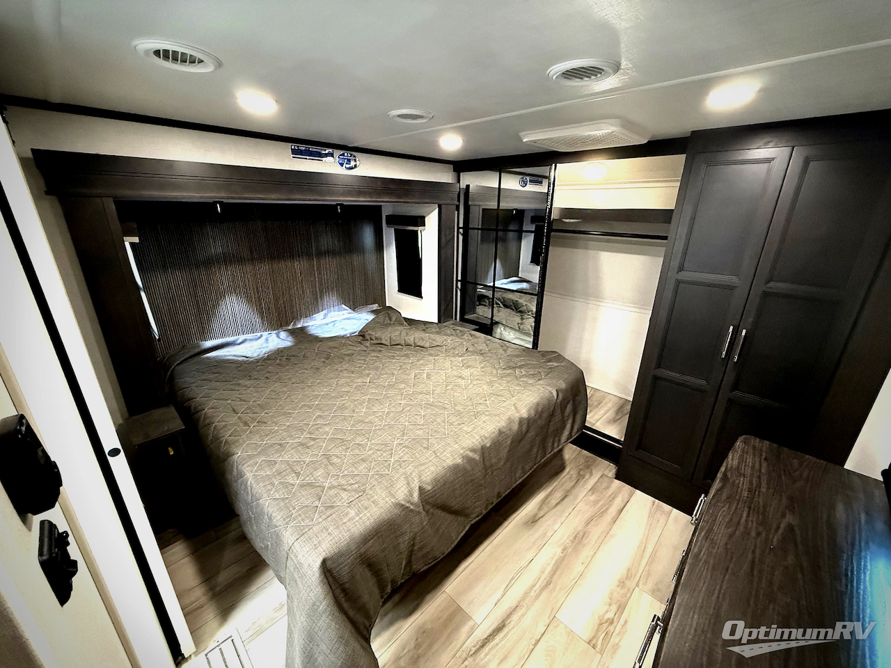 2026 Keystone Alpine Avalanche Edition 379MB Photo 22