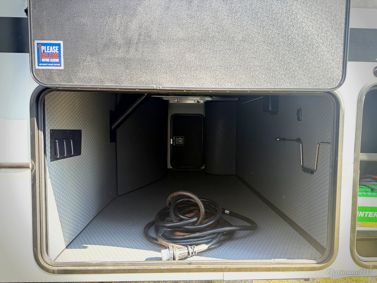 2026 Keystone Alpine Avalanche Edition 379MB Photo 25