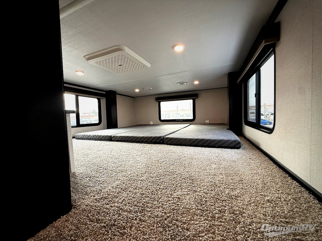 2026 Keystone Alpine Avalanche Edition 390DS Photo 12