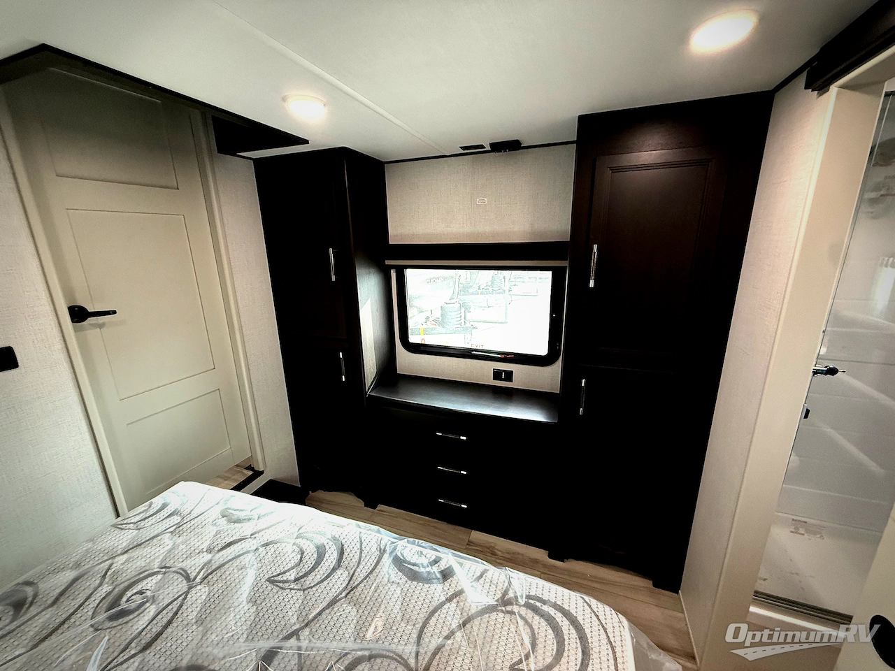 2026 Keystone Alpine Avalanche Edition 390DS Photo 15