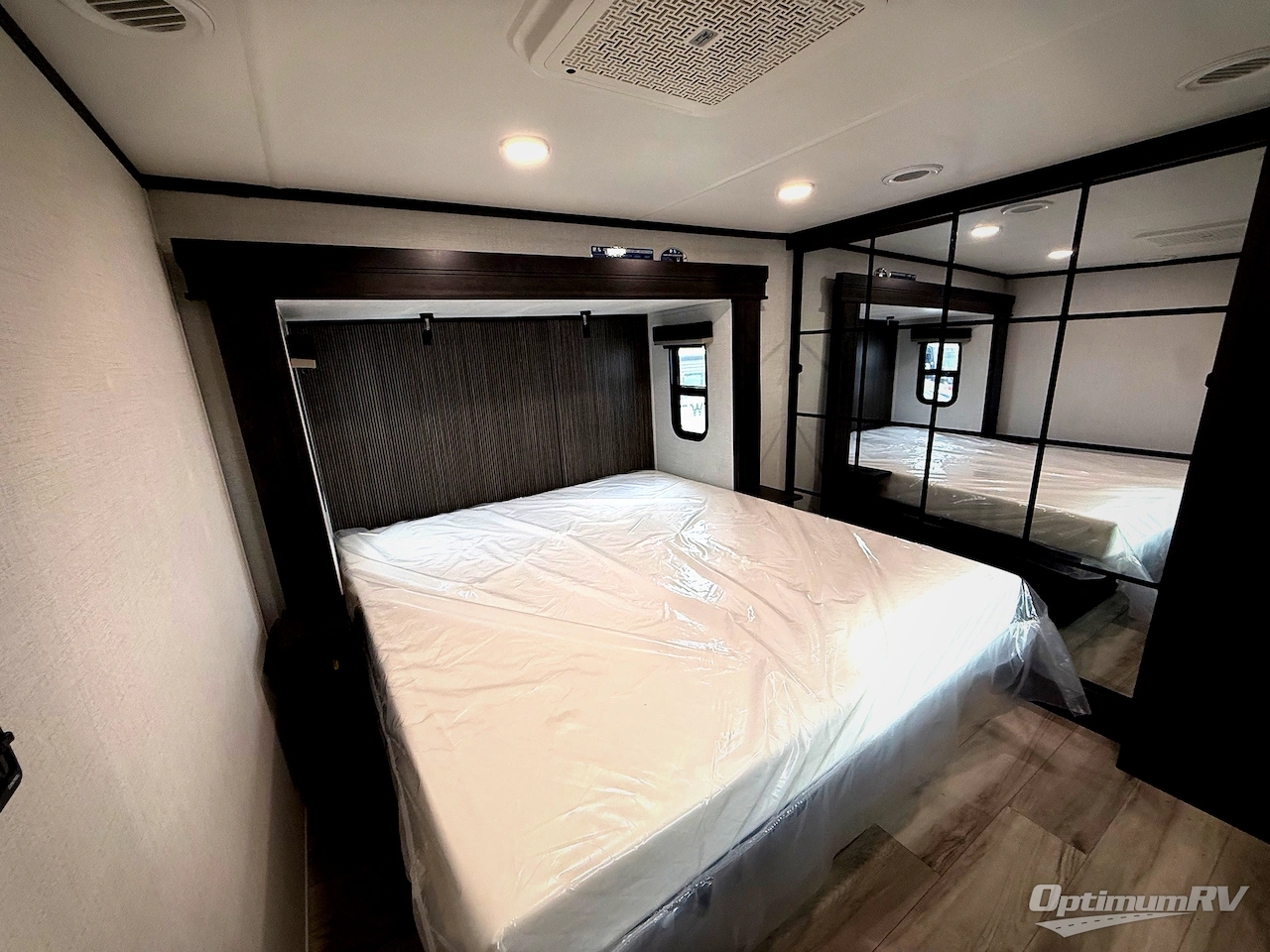 2026 Keystone Alpine Avalanche Edition 390DS Photo 18