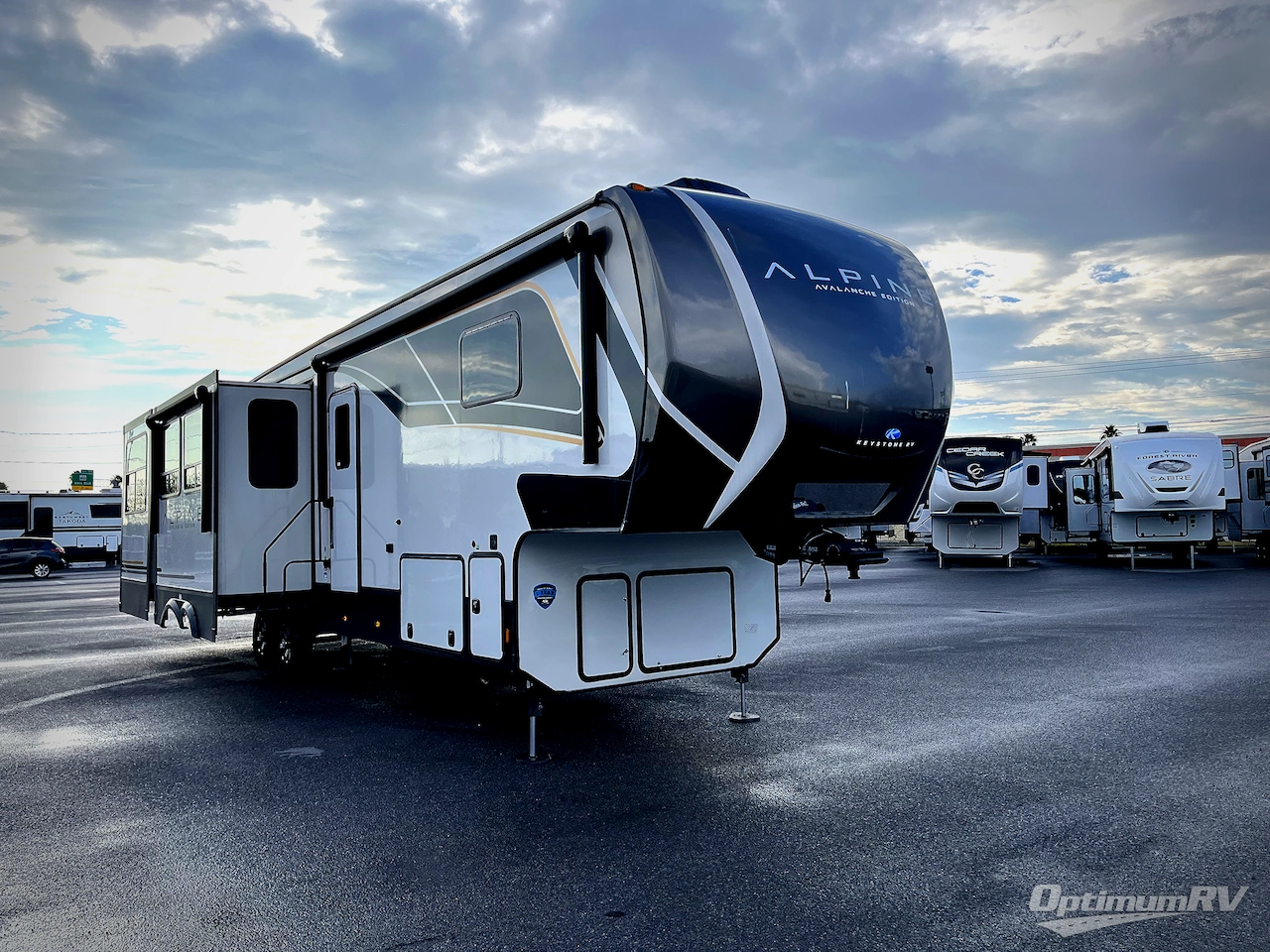 2025 Keystone Alpine Avalanche Edition 366LS Photo 1