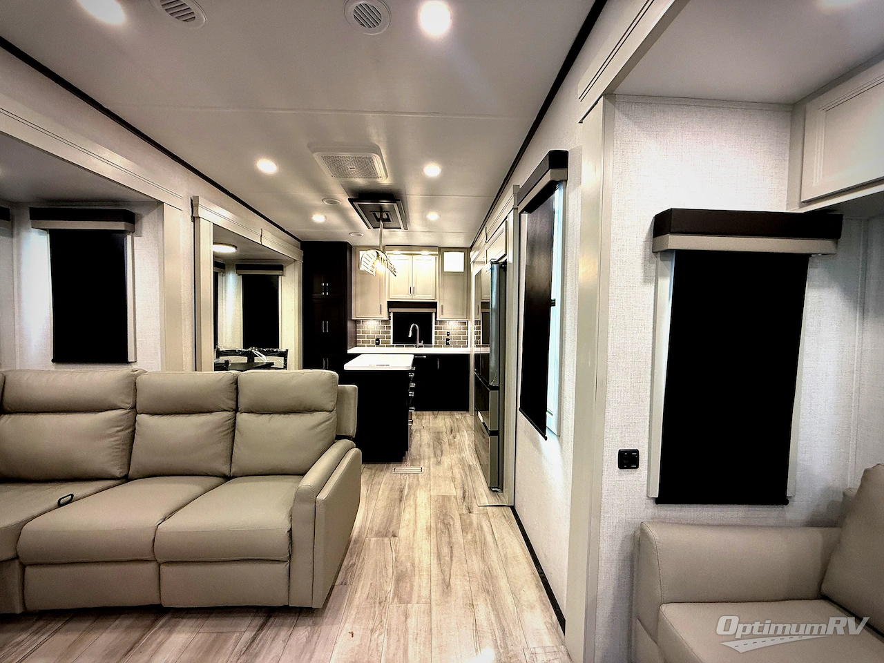 2026 Keystone Alpine Avalanche Edition 366LS Photo 12