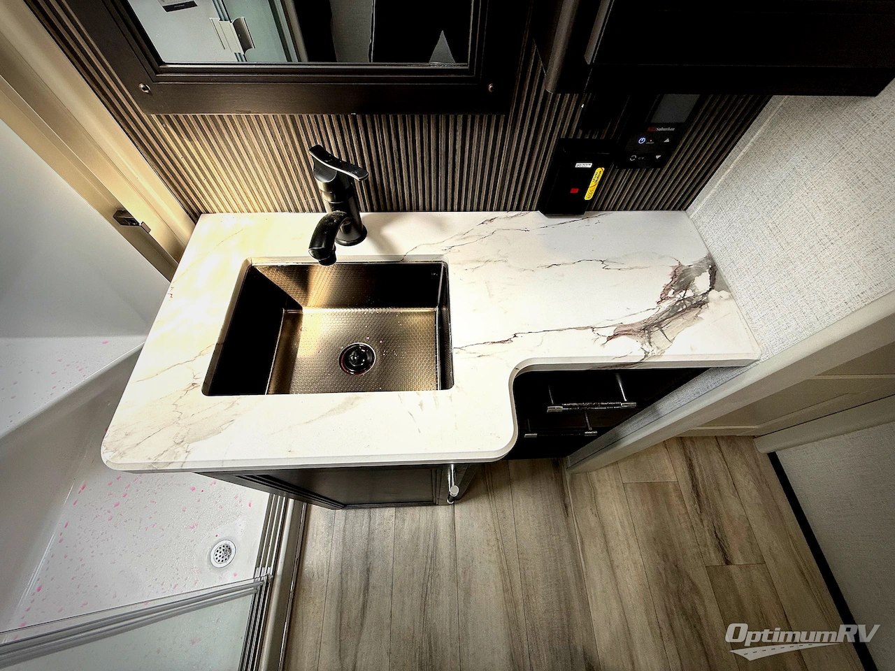 2026 Keystone Alpine Avalanche Edition 366LS Photo 21