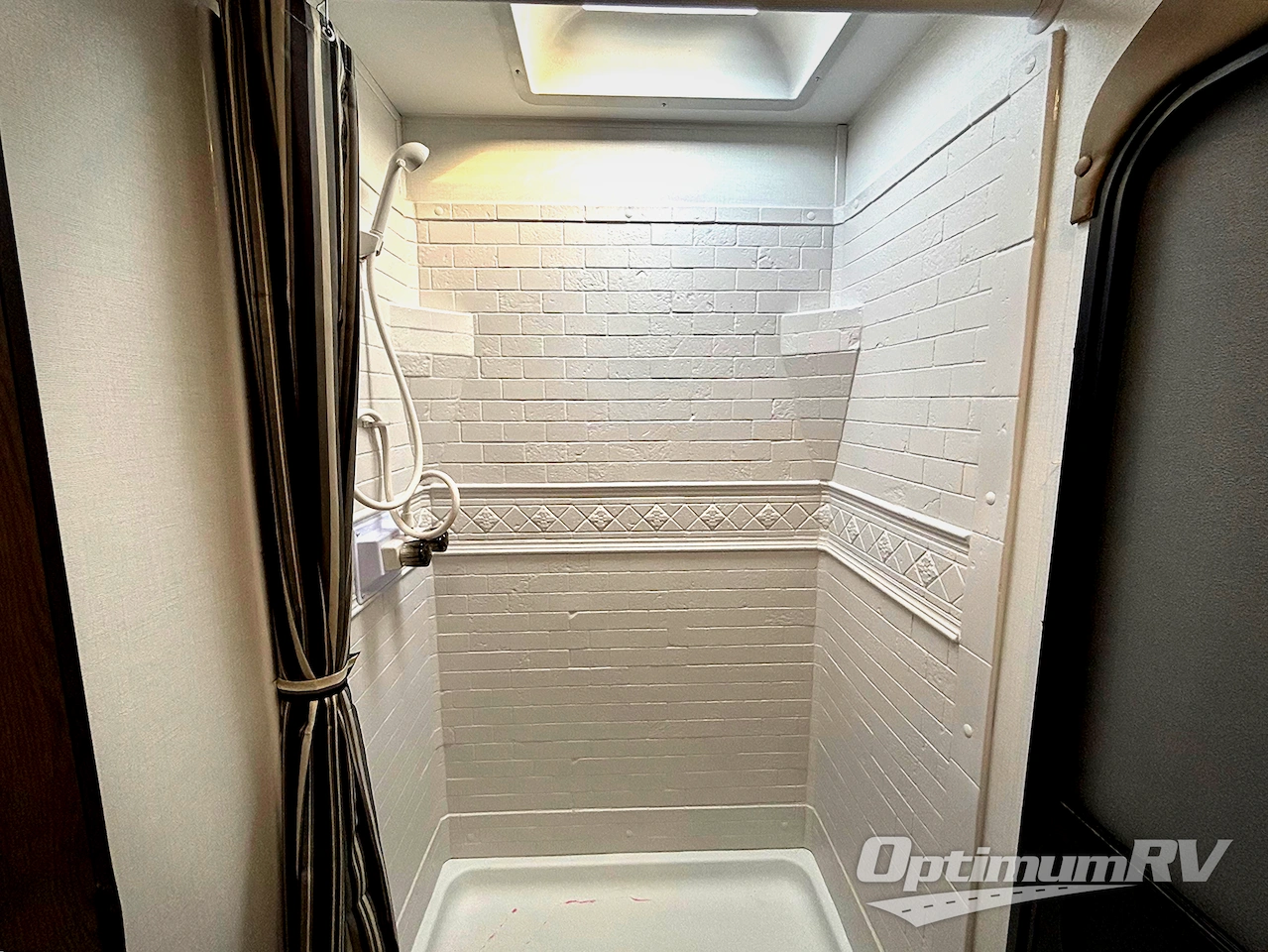 2026 Keystone Hideout 38DBD Photo 16