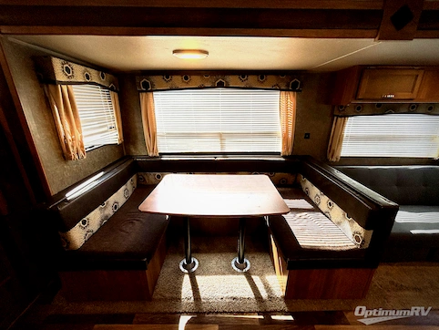 2017 Keystone Summerland 2820BH RV Photo 4