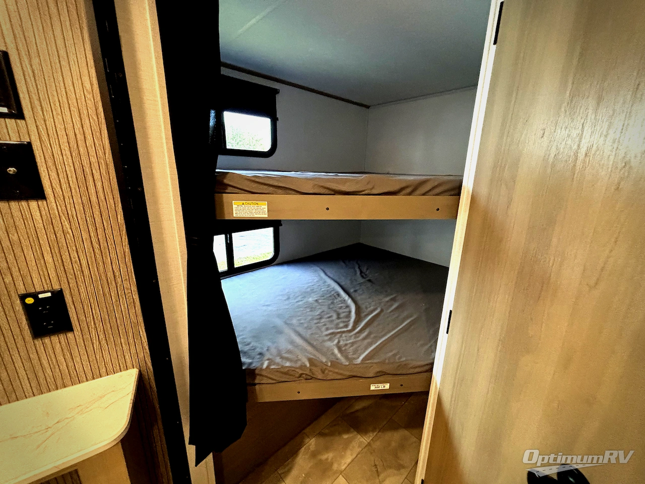 2025 Dutchmen Kodiak 270BHSL Photo 13