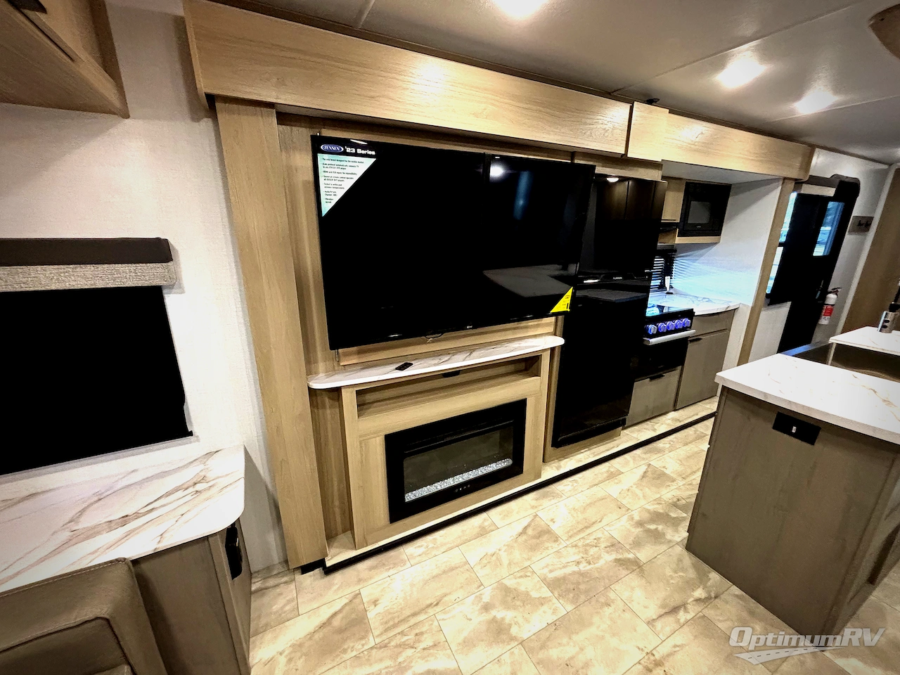 2025 Dutchmen Kodiak Ultimate 3371FLSL Photo 8