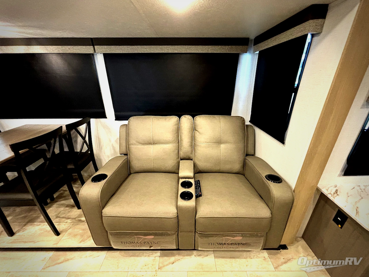 2025 Dutchmen Kodiak Ultimate 3371FLSL Photo 10