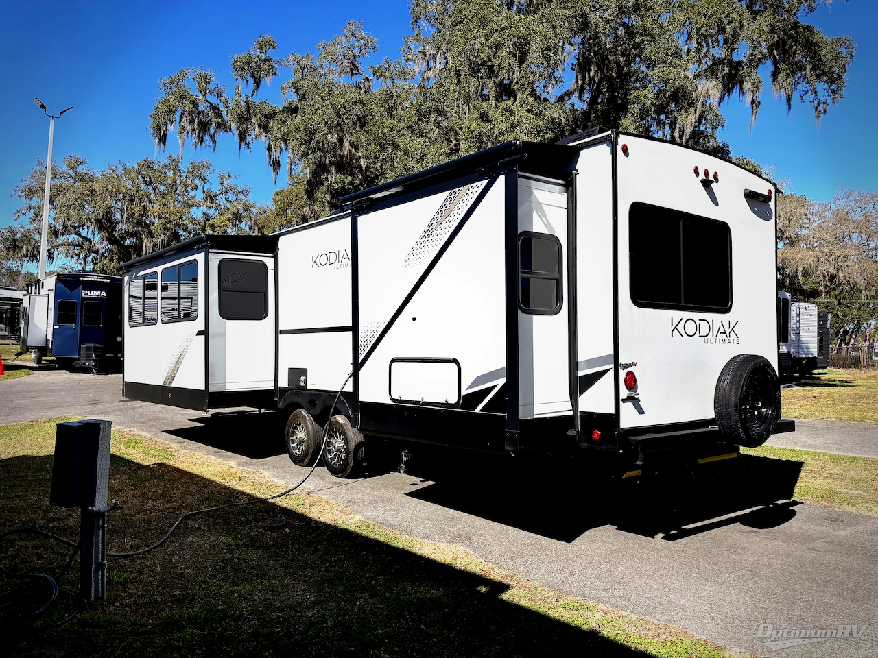 2025 Dutchmen Kodiak Ultimate 3371FLSL Photo 3