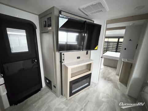 2025 Dutchmen Kodiak Ultimate 2900FKSP RV Photo 4