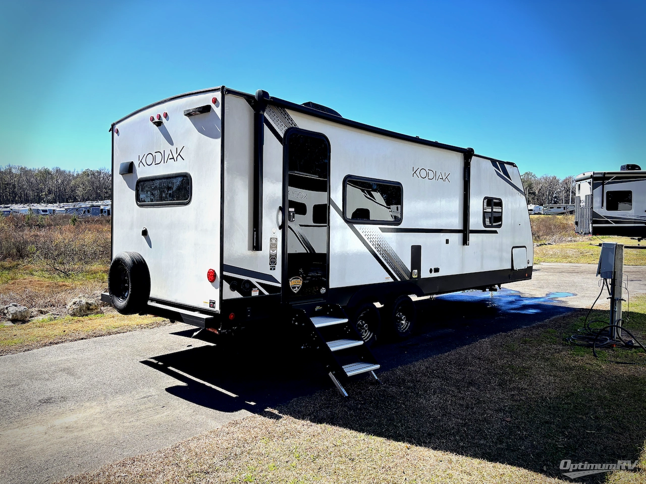 2025 Dutchmen Kodiak Ultra-Lite 241BHSL Photo 2