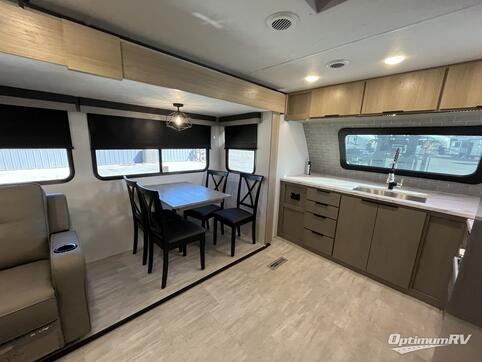 2025 Dutchmen Kodiak Ultimate 2900FKSP RV Photo 2