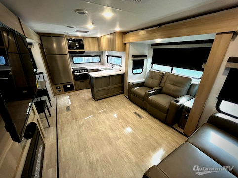 New 2025 Dutchmen Kodiak Ultimate 3361RKSL Featured Photo