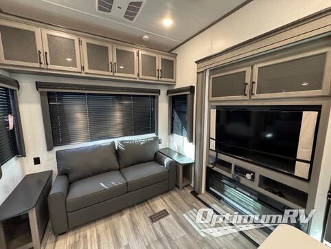 2025 Keystone Retreat 39FLFT RV Photo 2