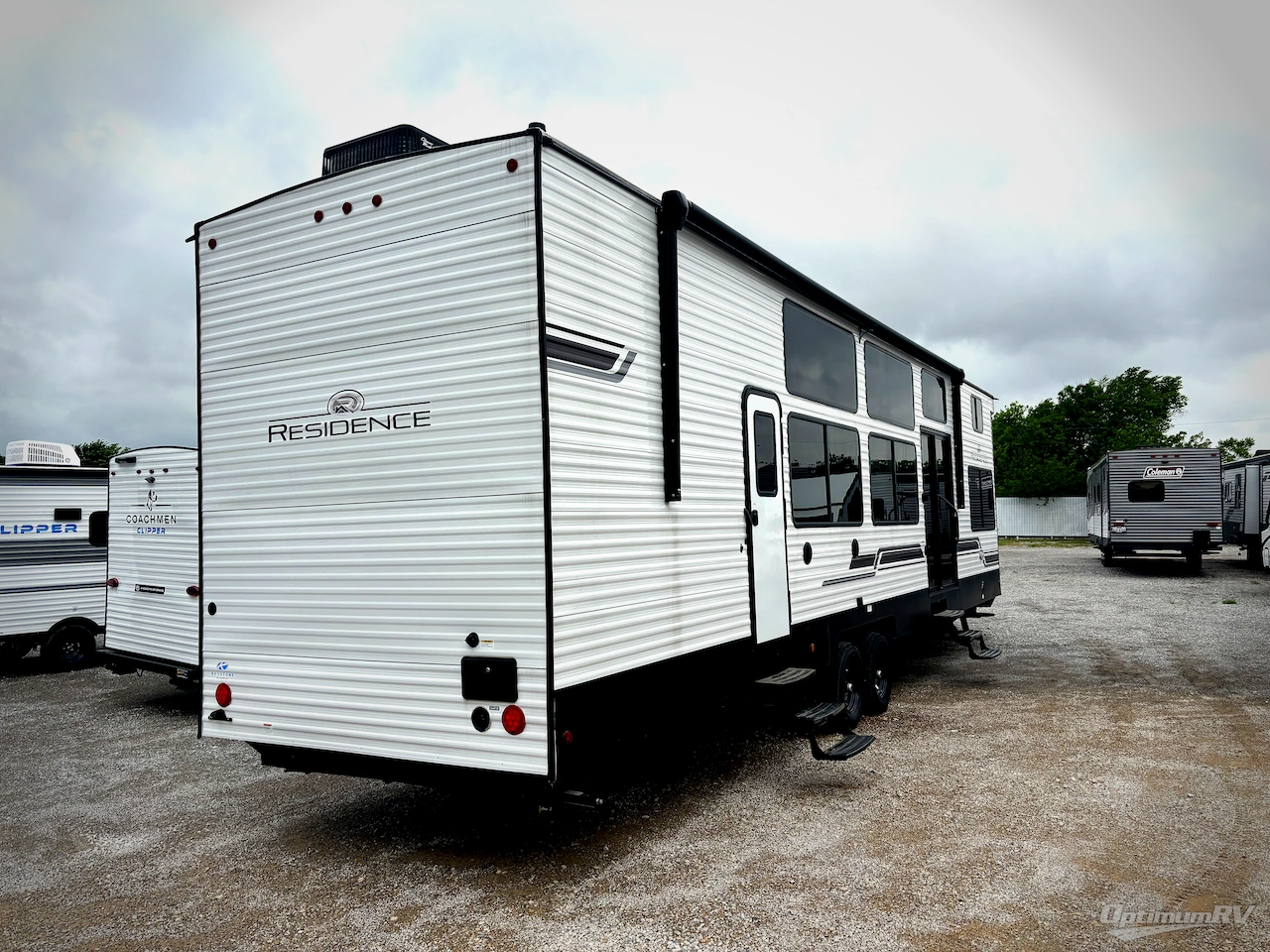 2025 Keystone Residence 40CLDL Photo 2