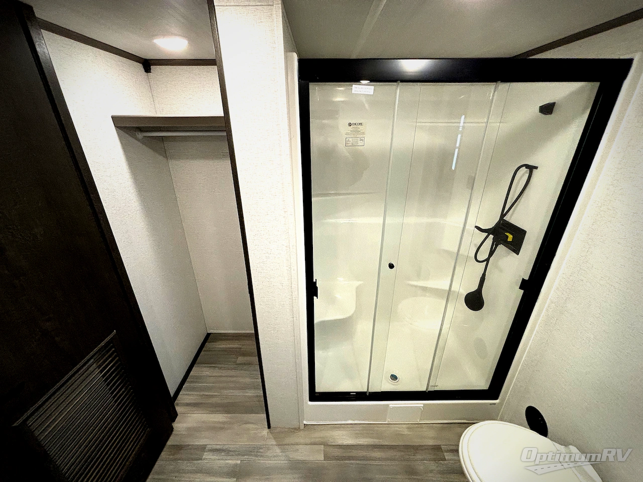 2025 Keystone Residence 40CLDL Photo 17