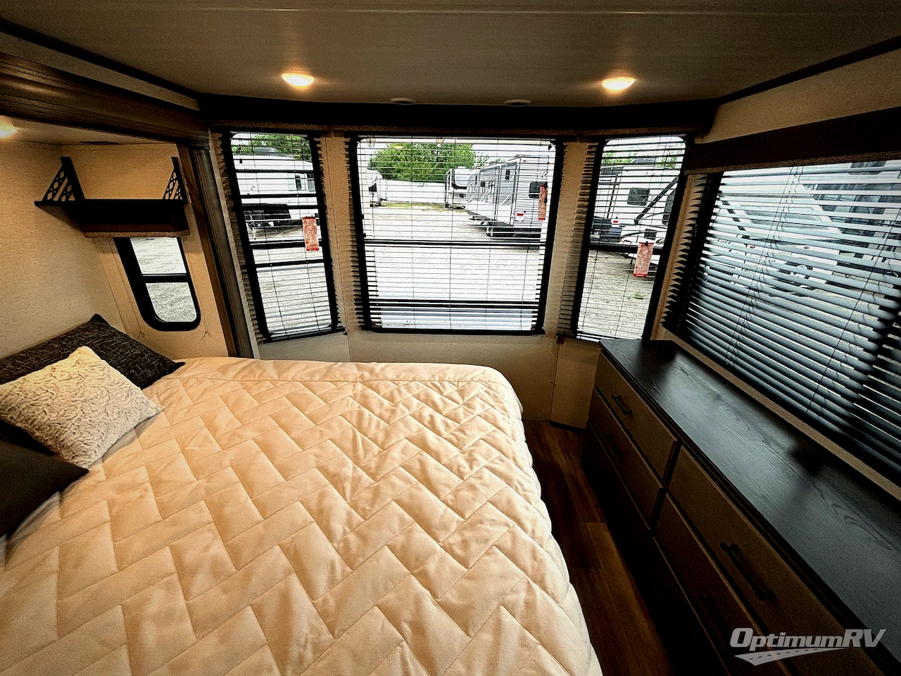 2025 Keystone Residence 40CLDL Photo 11