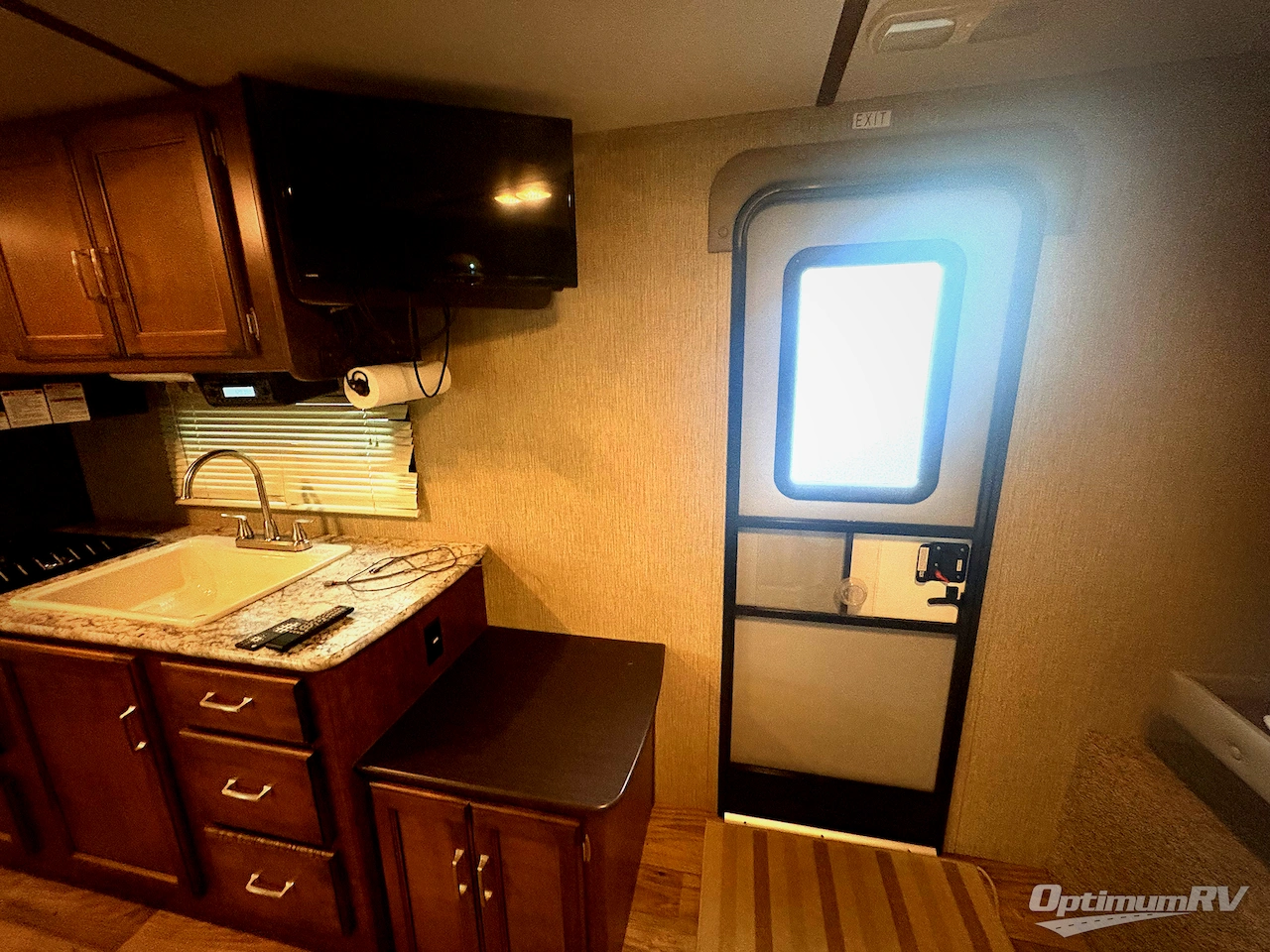 2017 Keystone Outback Ultra Lite 250URS Photo 8