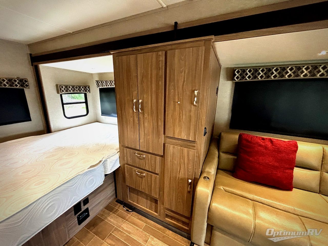 2019 Dynamax isata 3 24FW Photo 14