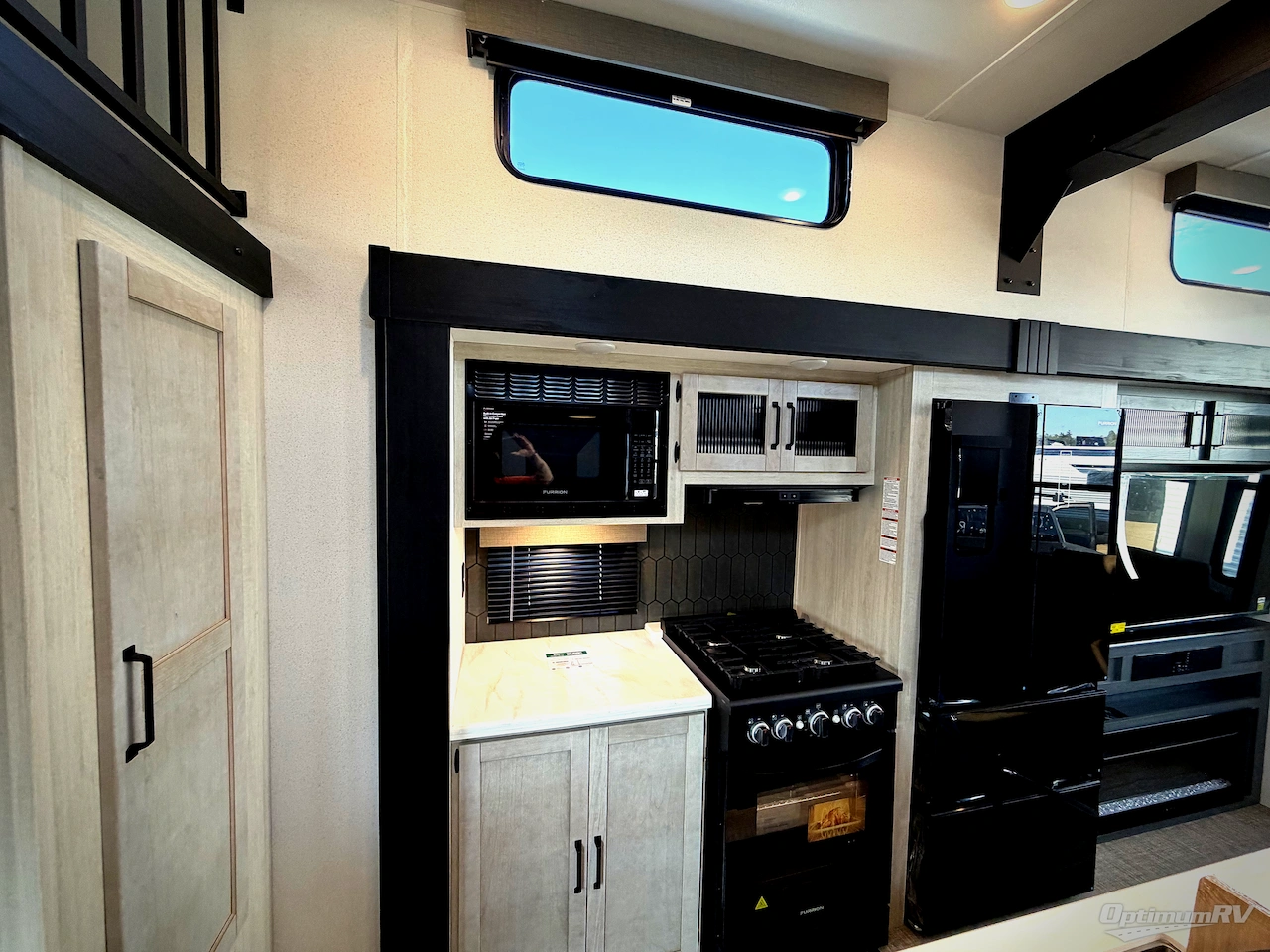 2027 Forest River Puma Vista 402LFT Photo 8