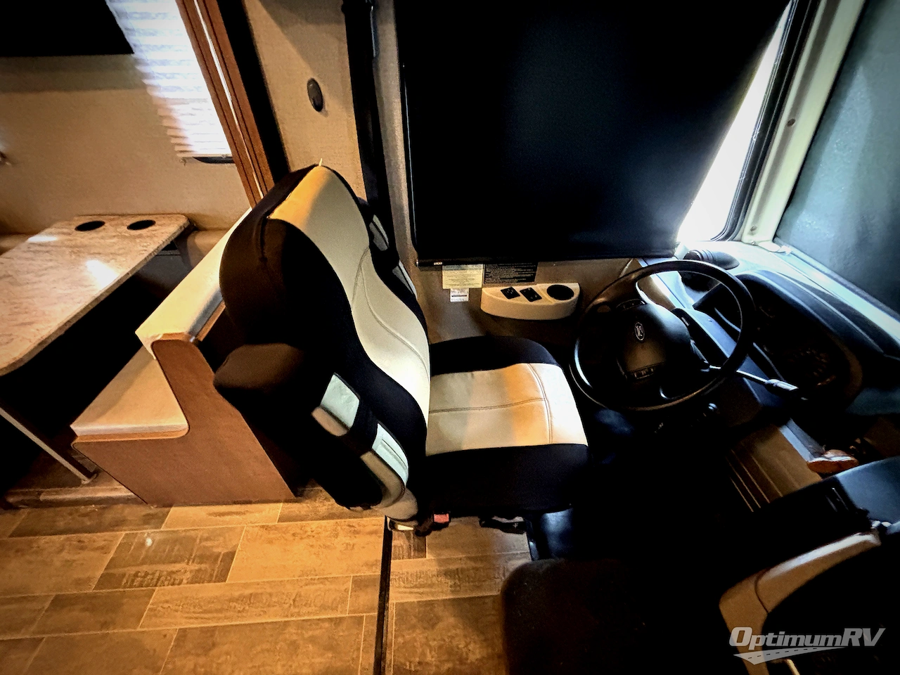 2019 Winnebago Intent 31P Photo 7