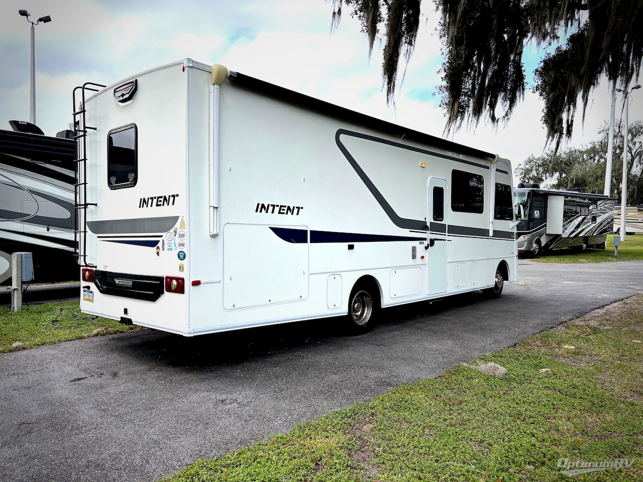 2019 Winnebago Intent 31P Photo 2