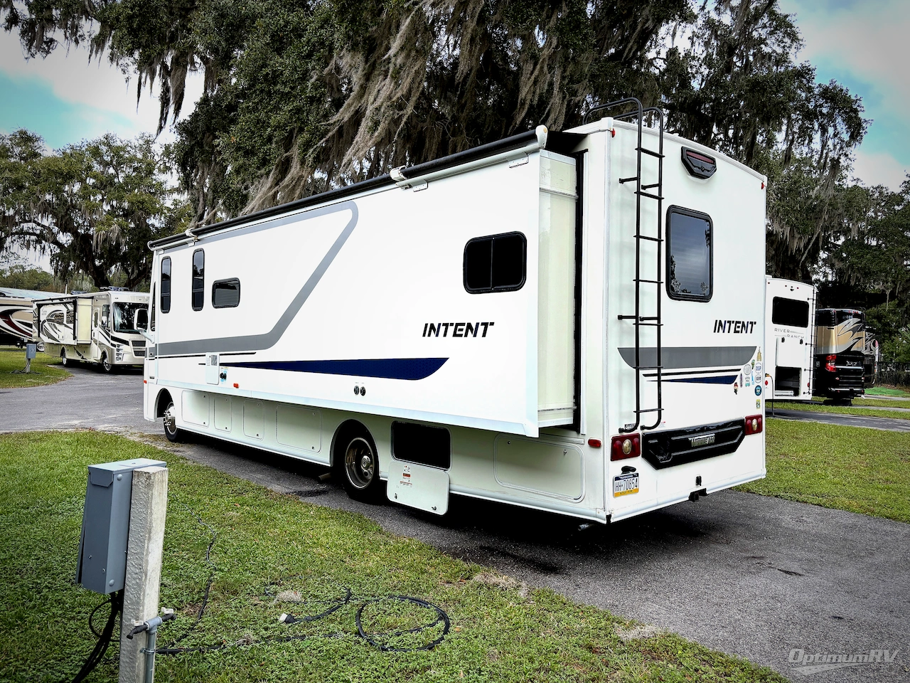 2019 Winnebago Intent 31P Photo 3