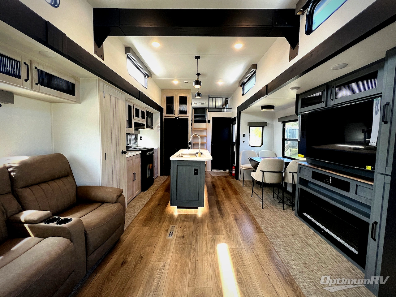 2027 Forest River Puma Vista 420LFT Photo 5