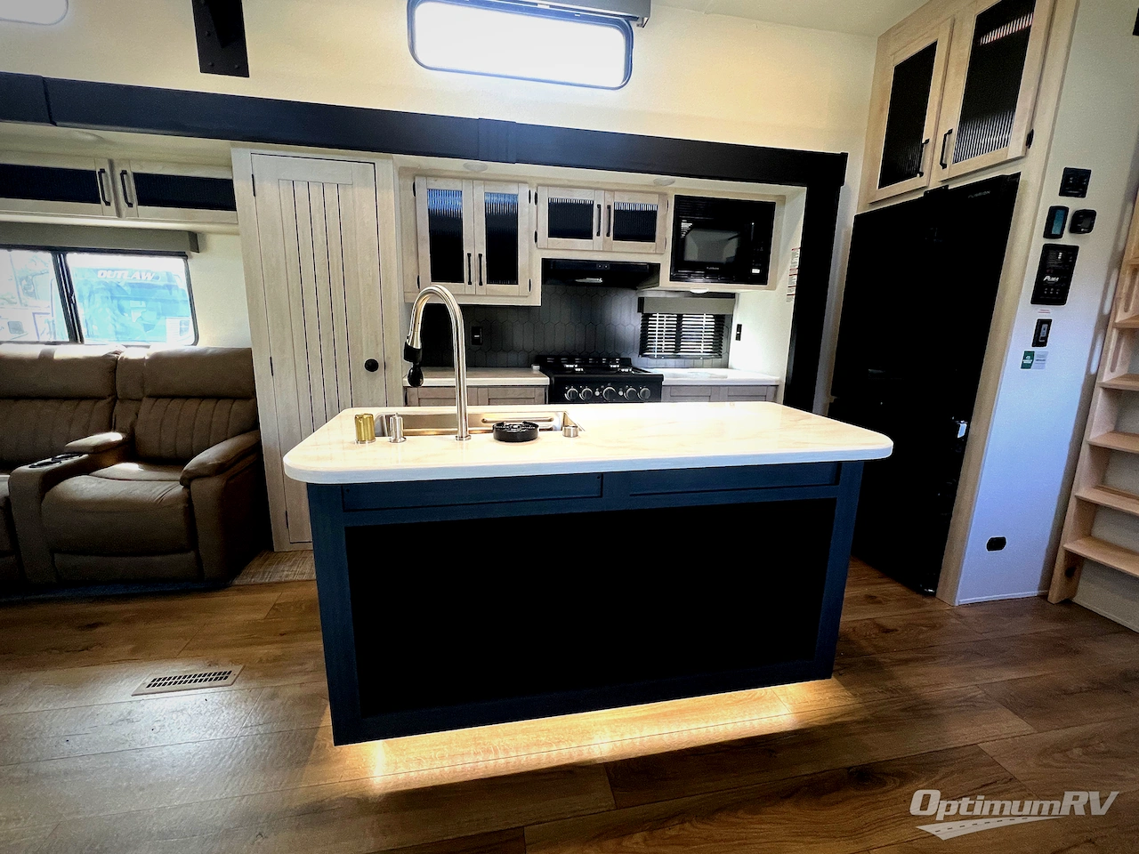 2027 Forest River Puma Vista 420LFT Photo 9