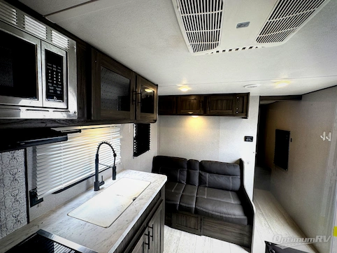 2022 Shasta Shasta 26BH RV Photo 4