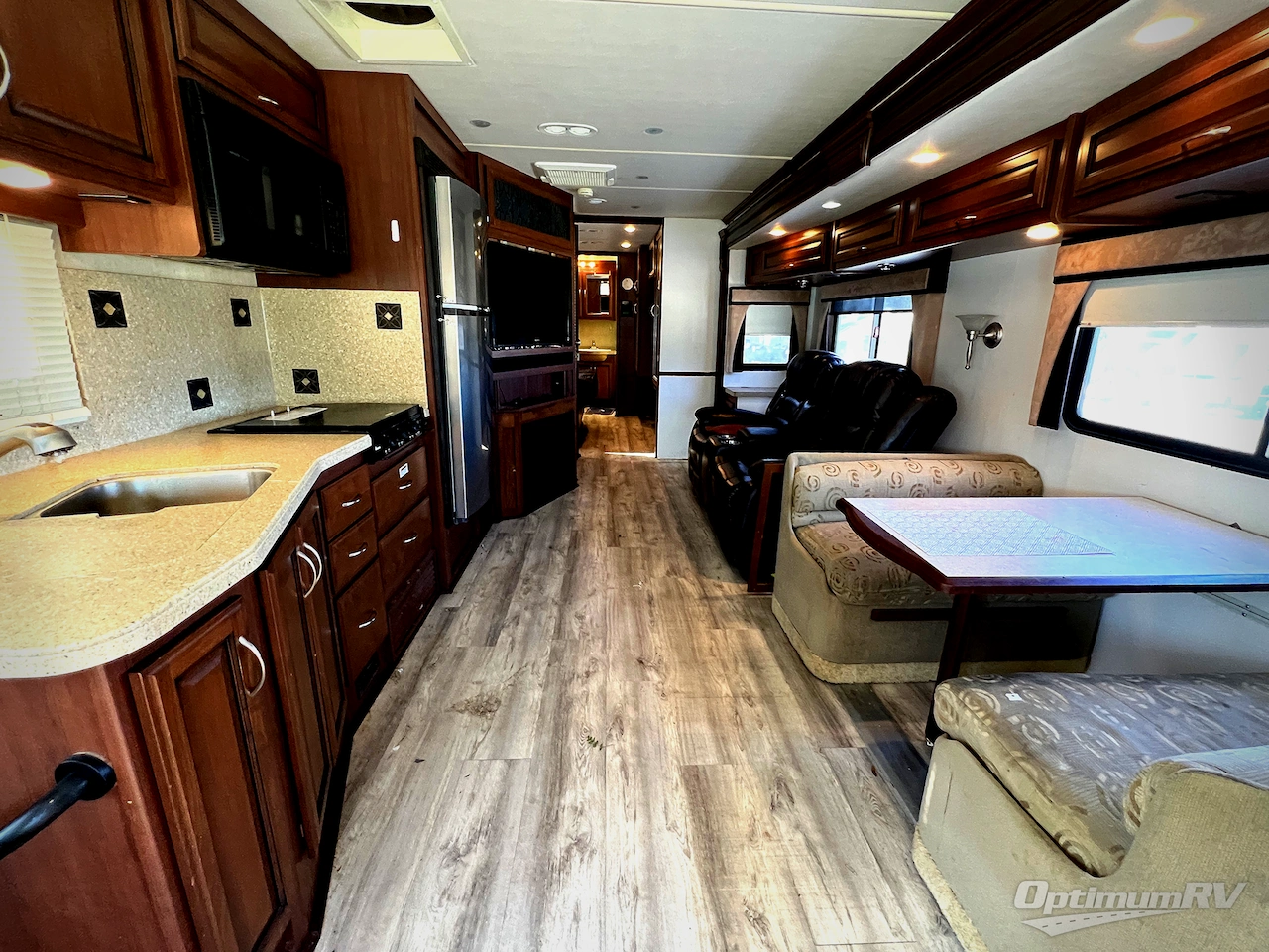 2012 Fleetwood Bounder 35K Photo 4