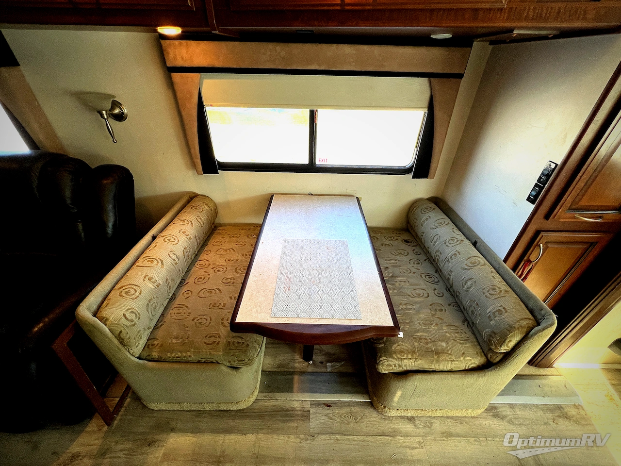 2012 Fleetwood Bounder 35K Photo 7
