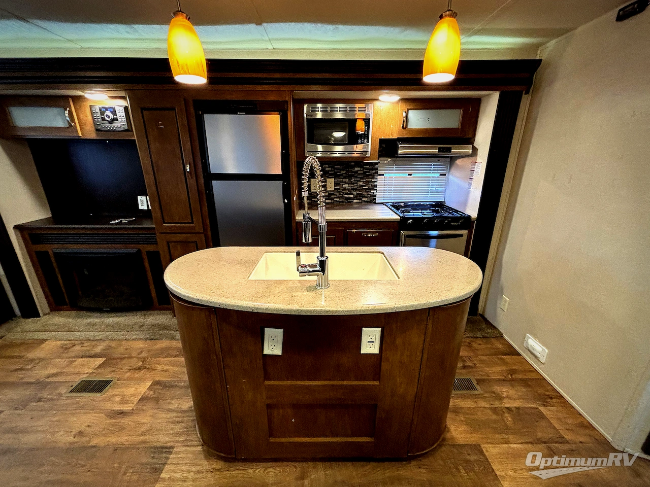 2017 Forest River Wildwood 27REI Photo 5