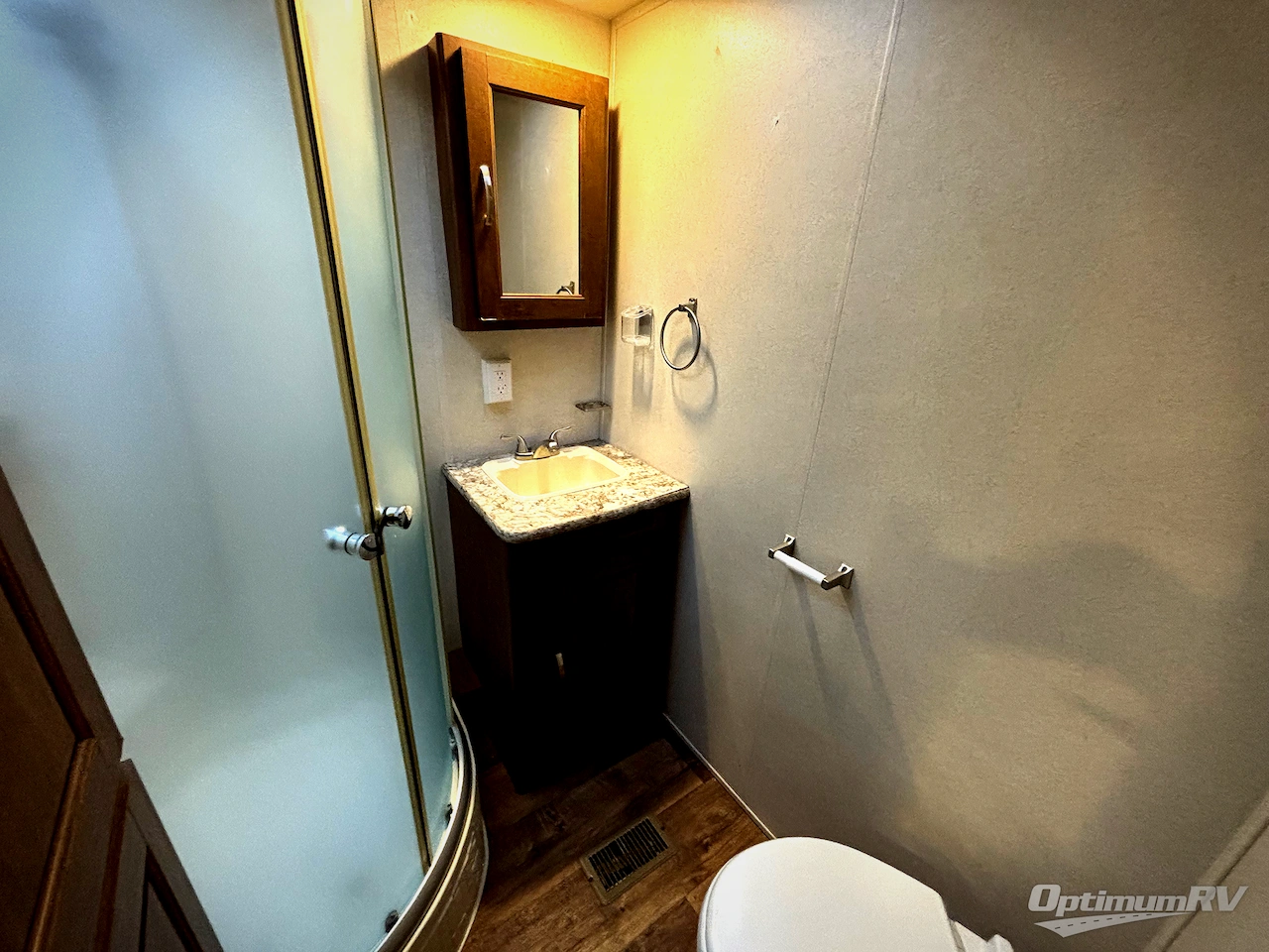 2017 Forest River Wildwood 27REI Photo 8