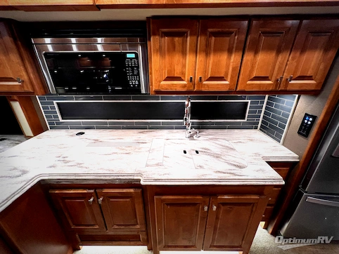 2019 Tiffin Phaeton 40 AH RV Photo 3