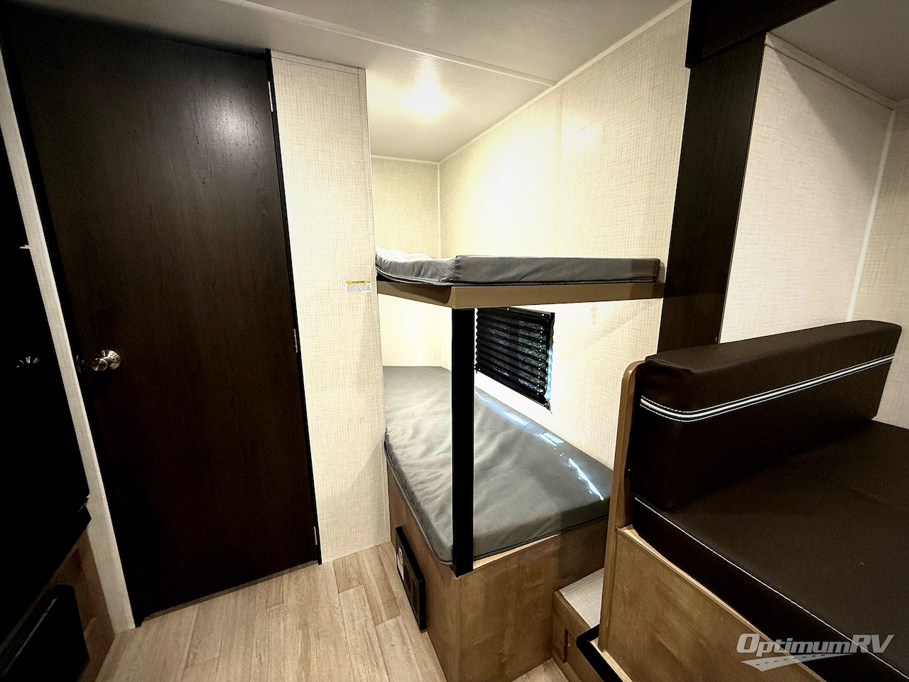 2026 Keystone Springdale Mini 1760BH Photo 9