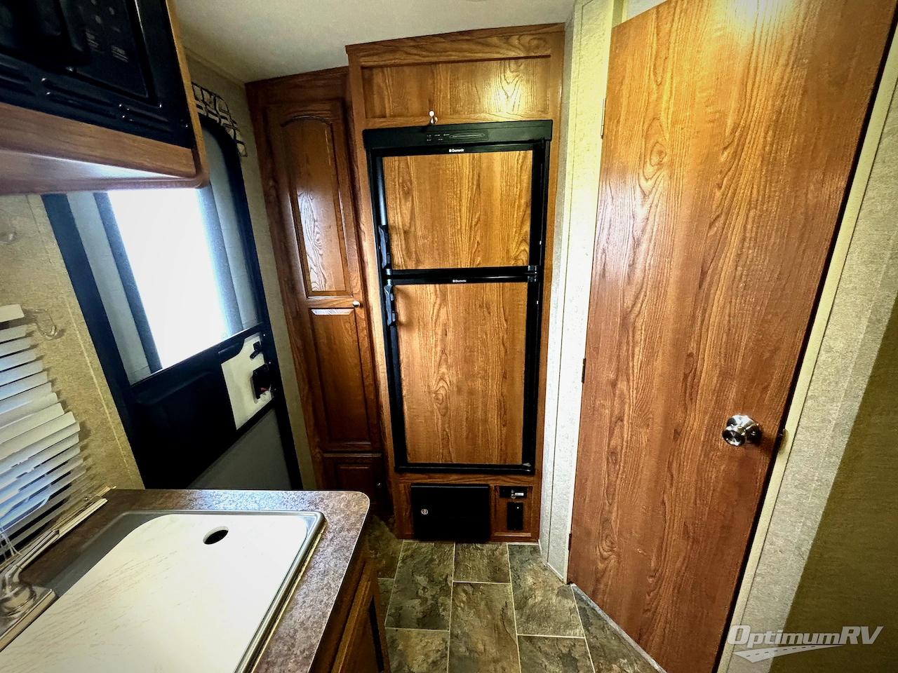2014 Forest River Rockwood Mini Lite 2109S Photo 8