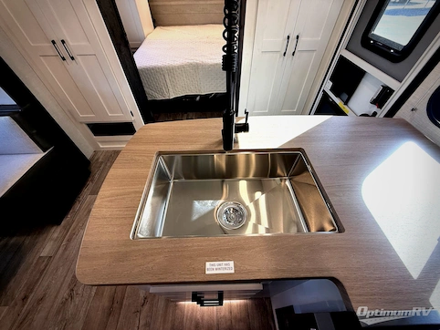 2026 Venture Sienna SA281VQB RV Photo 2